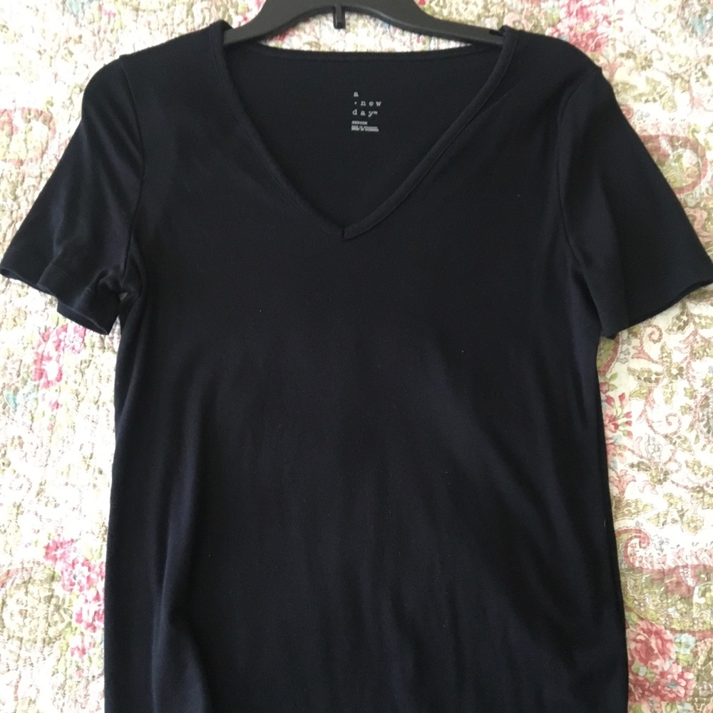 V-neck Short-Sleeve top